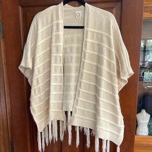 Anthropologie Akemi & Kim
Cream Miette Cozy Kimono open front cardigan  O/S
